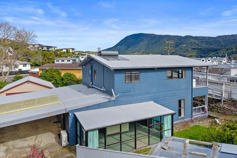 Photo of property in 62 Waikawa Road, Picton, 7220