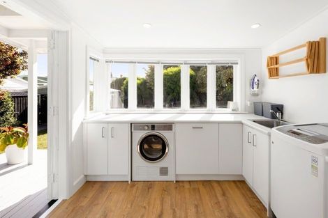 Photo of property in 46 Williams Street, Cambridge, 3434