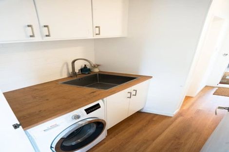 Photo of property in 3/237 Courtenay Street, Strandon, New Plymouth, 4312