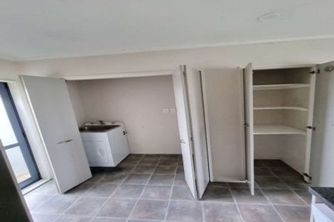 Photo of property in 420 Old Te Atatu Road, Te Atatu Peninsula, Auckland, 0610