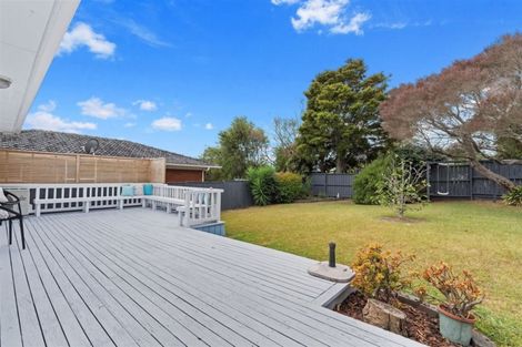 Photo of property in 2/227 Glenfield Road, Hillcrest, Auckland, 0627