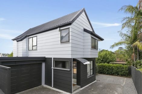 Photo of property in 2/93 Sunnybrae Road, Hillcrest, Auckland, 0627
