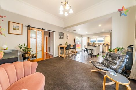 Photo of property in 6 Wha Street, Lyall Bay, Wellington, 6022