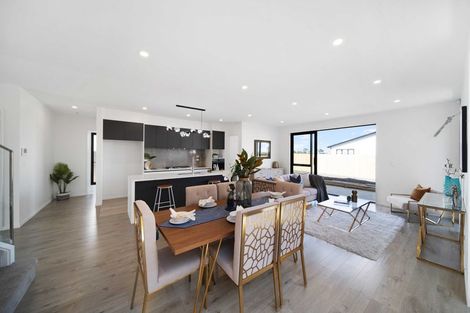 Photo of property in 13 Korowhiti Road, Clarks Beach, 2122