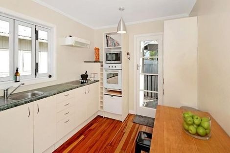 Photo of property in 1/33 Sunnyhaven Avenue, Beach Haven, Auckland, 0626
