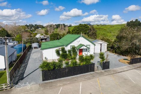 Photo of property in 12 Franklin Road, Paparoa, 0571