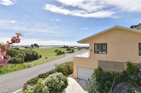 Photo of property in 122 Mccormacks Bay Road, Redcliffs, Christchurch, 8081