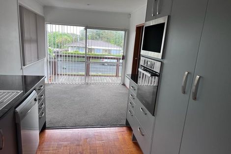 Photo of property in 35 Lantana Road, Green Bay, Auckland, 0604