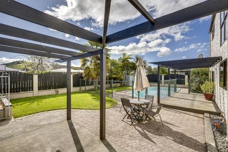 Photo of property in 14 Bassett Place, Taradale, Napier, 4112