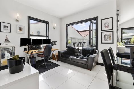 Photo of property in 17 Ferguson Street, Newtown, Wellington, 6021