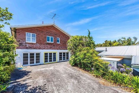 Photo of property in 2/18 Fowler Street, Northcote, Auckland, 0627