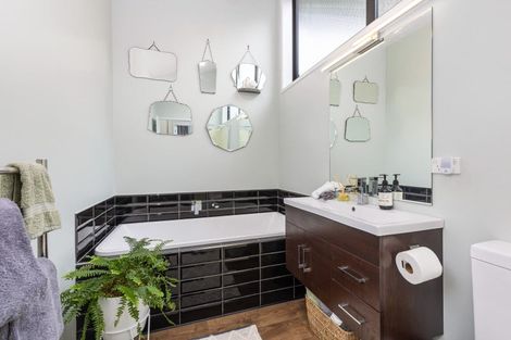 Photo of property in 54 Upper Harbour Drive, Greenhithe, Auckland, 0632