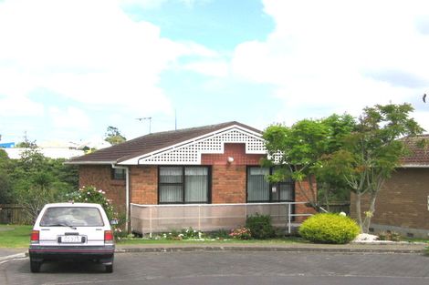 Photo of property in Shepherds Park Retirement Village, 9/2 John Bracken Way, Beach Haven, Auckland, 0626