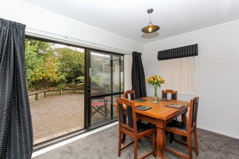 Photo of property in 4 Sandel Rise, Merrilands, New Plymouth, 4312