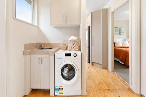 Photo of property in 123 Browns Bay Road, Browns Bay, Auckland, 0630