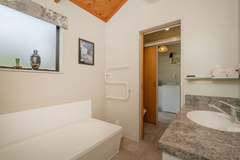 Photo of property in 107 Centennial Drive, Whitianga, 3510