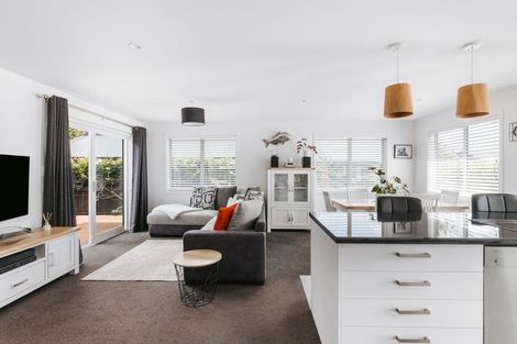 Photo of property in 73 Bert Wall Drive, Omokoroa, 3114