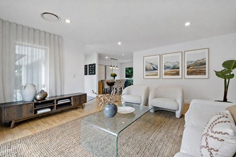 Photo of property in 82e Verbena Road, Birkdale, Auckland, 0626