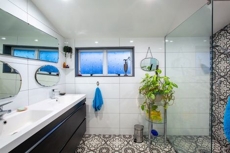 Photo of property in 105 Vivian Street, New Plymouth, 4310
