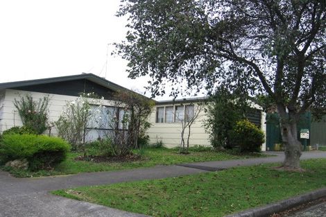 Photo of property in 2/4 Colonial Place, Kelvin Grove, Palmerston North, 4414