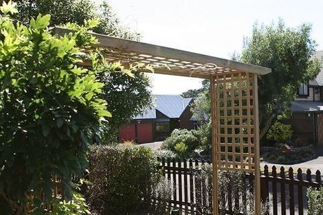 Photo of property in 53 Clifton Terrace, Fitzherbert, Palmerston North, 4410