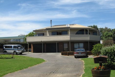 Photo of property in 32 Torkar Road, Clarks Beach, 2122