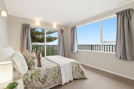 Photo of property in 10 Laurent Place, Kingston, Wellington, 6021