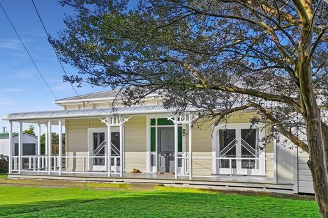 Photo of property in 37 Grey Street, Marton, 4710