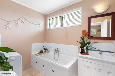 Photo of property in 105 Emerton Road, Athenree, Katikati, 3177