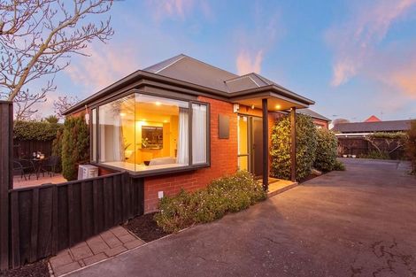 Photo of property in 2/76 Saint Albans Street, St Albans, Christchurch, 8014
