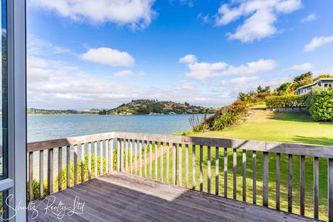 Photo of property in 1 Rigby Street, Whakapirau, 0583