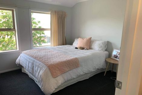 Photo of property in 2/52 Cook Street, Hamilton East, Hamilton, 3216