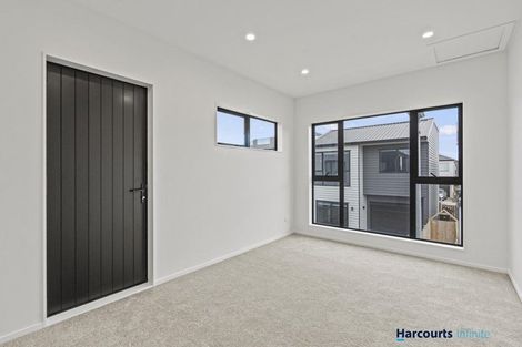 Photo of property in 32 Whare Kauri Road, Papakura, 2110