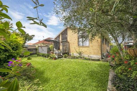 Photo of property in 4a Skilgate Avenue, New Lynn, Auckland, 0600