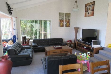 Photo of property in 2/37 Waller Avenue, Bucklands Beach, Auckland, 2012