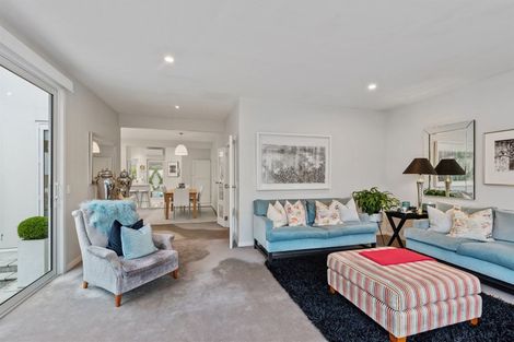 Photo of property in 2/24 Thornycroft Street, Fendalton, Christchurch, 8052