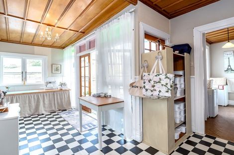 Photo of property in 27 Main Street, Greytown, 5712