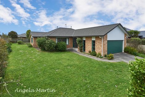 Photo of property in 157 Ruapehu Drive, Fitzherbert, Palmerston North, 4410