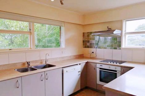 Photo of property in 90 Hillcrest Avenue, Hillcrest, Auckland, 0627