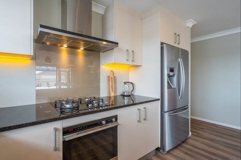 Photo of property in 11 Mahia Lane, Waikanae, 5036