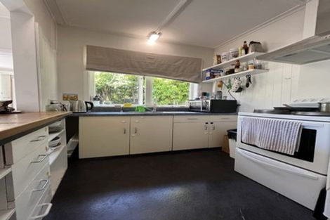 Photo of property in 14 Te Pari Pari Road, Pukerua Bay, 5026