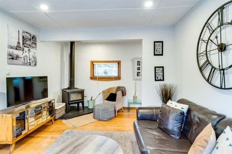Photo of property in 4 Kuku Street, Te Awanga, 4102
