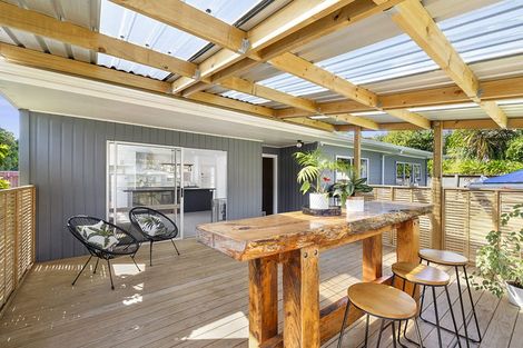 Photo of property in 1 Ross Place, Blagdon, New Plymouth, 4310