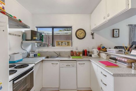 Photo of property in 2/3 Eagle Place, Red Beach, 0932