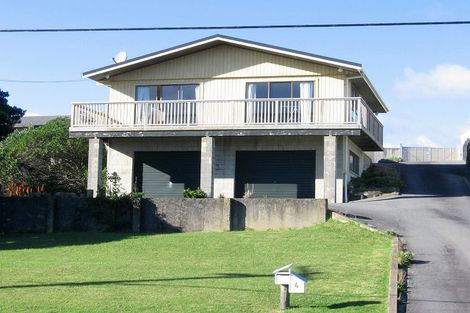 Photo of property in 6 Tutere Street, Waikanae Beach, Waikanae, 5036
