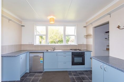 Photo of property in 28 Wilson Street, Waverley, 4510