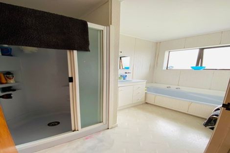 Photo of property in 2/10 Wilisa Rise, Goodwood Heights, Auckland, 2105