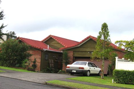 Photo of property in 11 St Simon Place, Botany Downs, Auckland, 2010