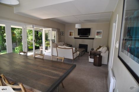 Photo of property in 2 Berkshire Street, Arrowtown, 9302