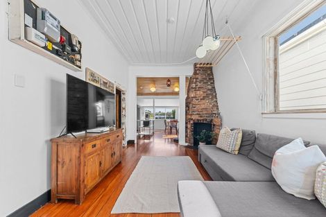 Photo of property in 163 Lemon Street, Strandon, New Plymouth, 4312